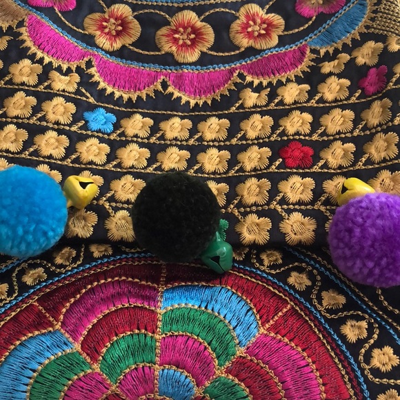 Embroidered Pom Pom flower clutch bag. - Picture 3 of 8
